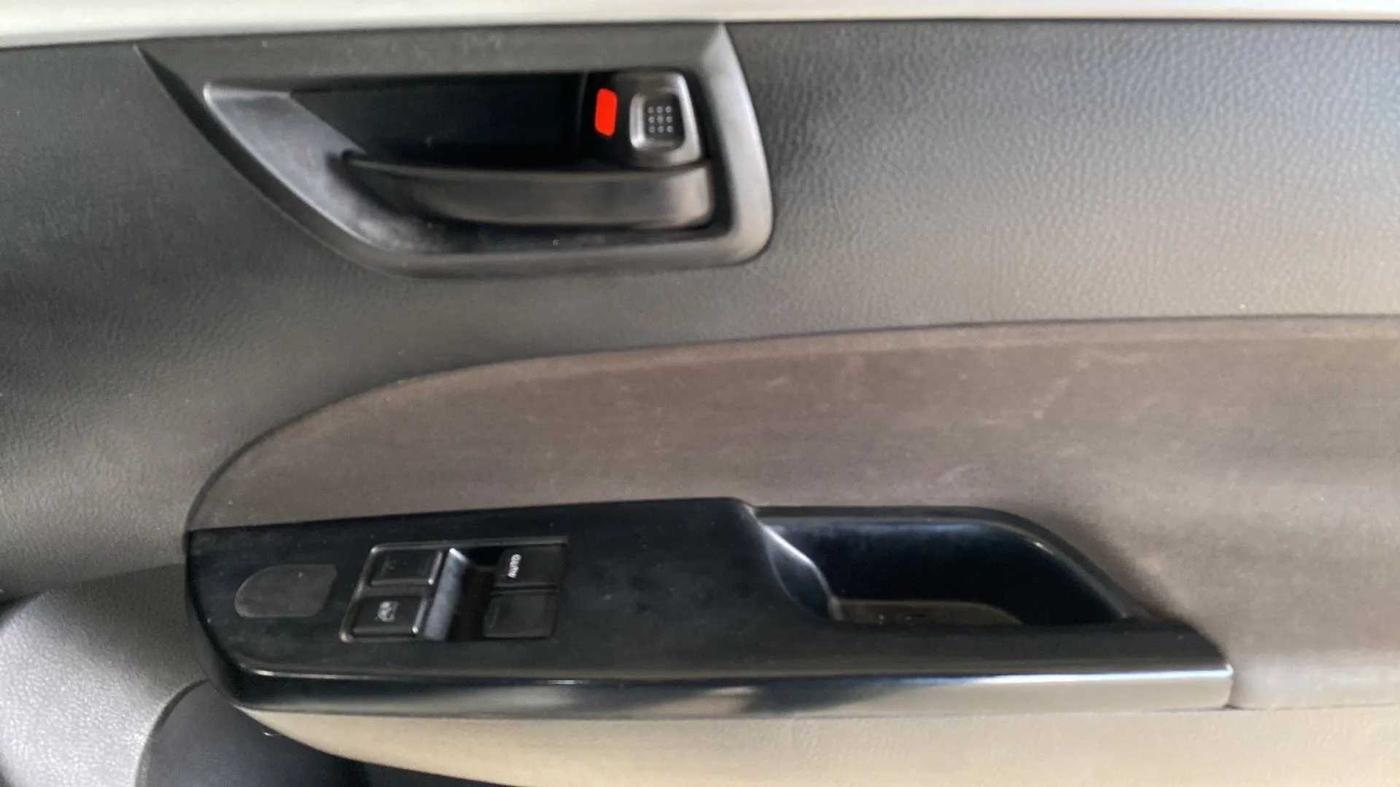 2017 Maruti Swift LXI (O), Petrol, Manual, 1,22,959 km, Driver Side Door Panels Control
