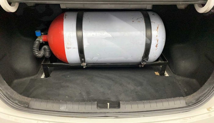 2018 Hyundai Xcent E+, CNG, Manual, 1,03,921 km, Boot Inside