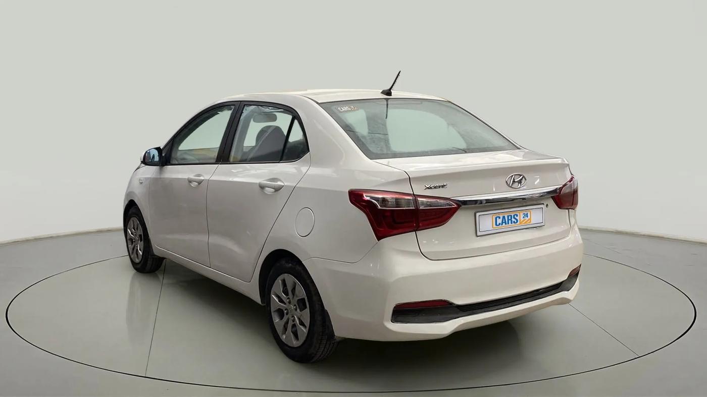 2018 Hyundai Xcent E+, CNG, Manual, 1,03,921 km, Left Back Diagonal