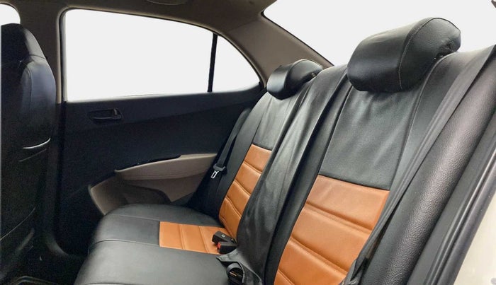 2018 Hyundai Xcent E+, CNG, Manual, 1,03,921 km, Right Side Rear Door Cabin