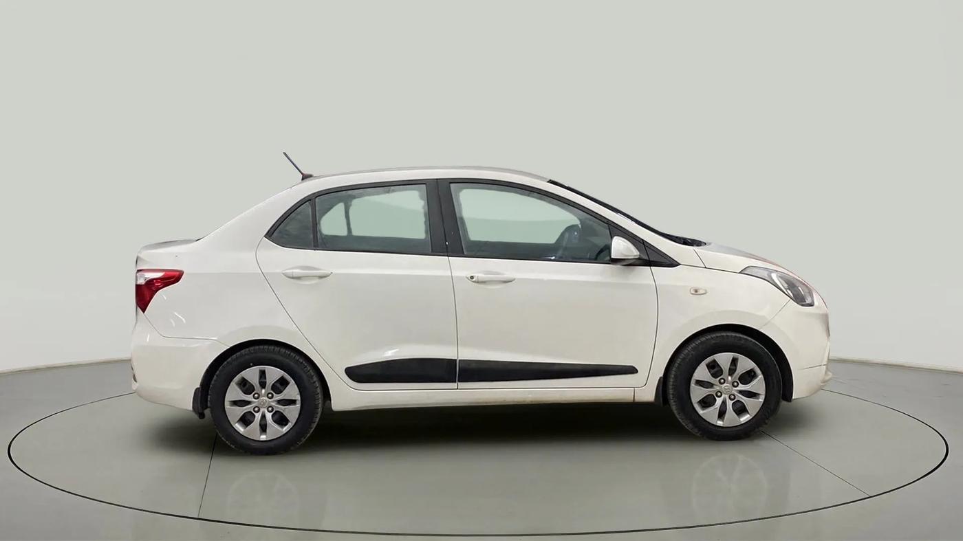 2018 Hyundai Xcent E+, CNG, Manual, 1,03,921 km, Right Side View