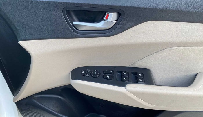 2020 Hyundai Verna SX 1.5 VTVT, Petrol, Manual, 39,252 km, Driver Side Door Panels Control