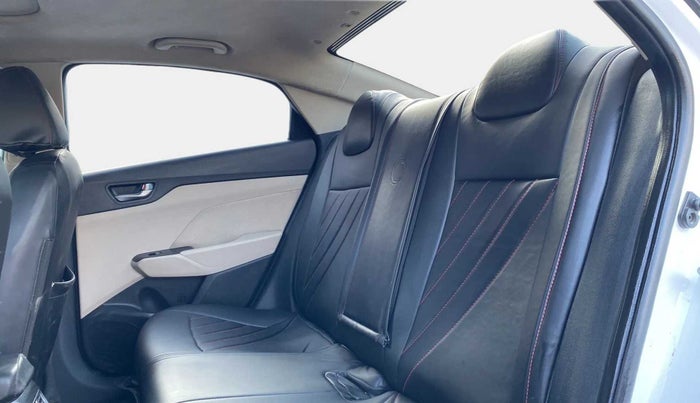 2020 Hyundai Verna SX 1.5 VTVT, Petrol, Manual, 39,252 km, Right Side Rear Door Cabin