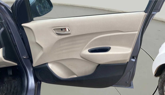2019 Hyundai NEW SANTRO SPORTZ CNG, CNG, Manual, 47,804 km, Driver Side Door Panels Control