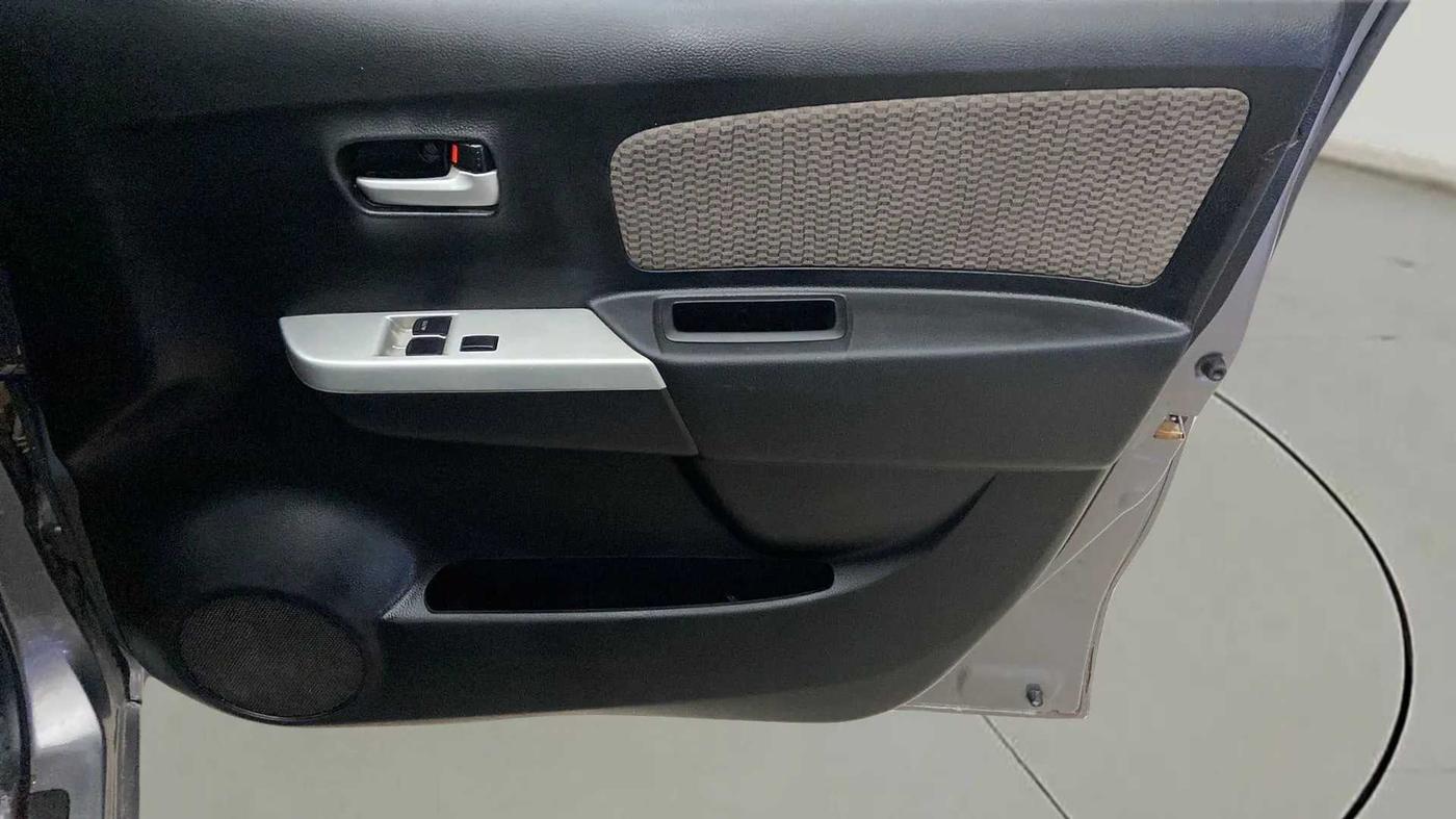 2014 Maruti Wagon R 1.0 LXI, Petrol, Manual, 53,555 km, Driver Side Door Panels Control
