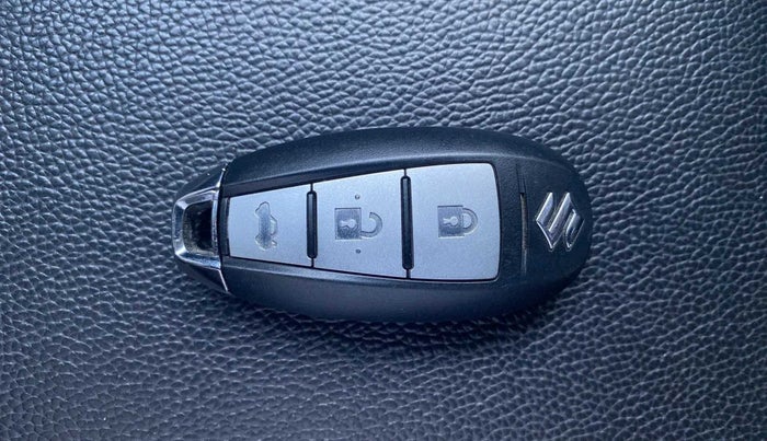 2017 Maruti Swift ZXI, Petrol, Manual, 81,900 km, Key Close Up