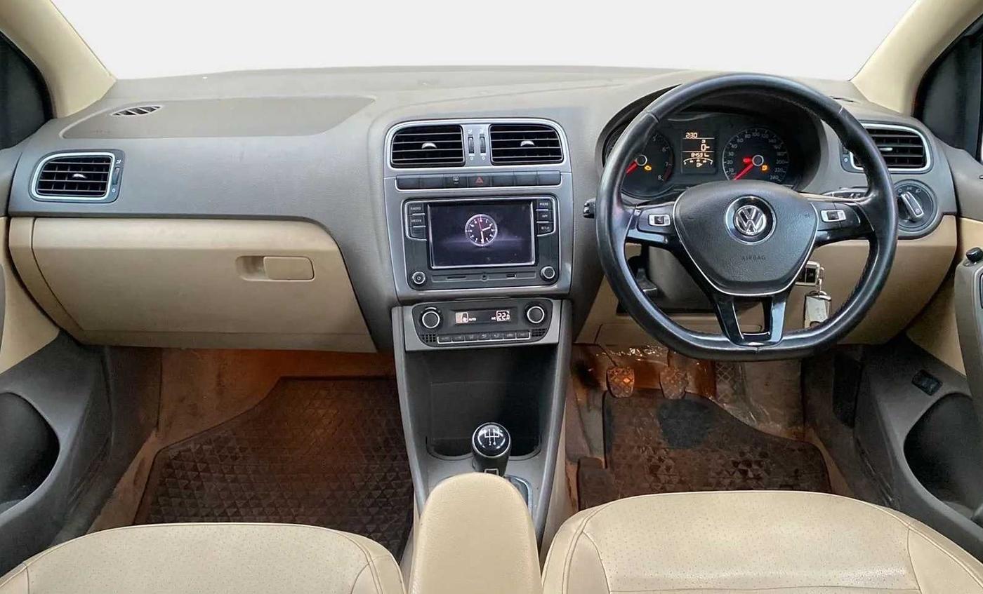 2018 Volkswagen Vento HIGHLINE 1.6 MPI, Petrol, Manual, 84,572 km, Dashboard