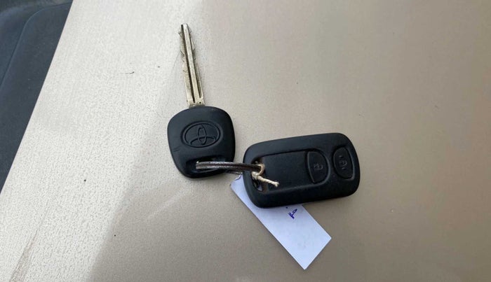 2013 Toyota Etios G, Petrol, Manual, 66,250 km, Key Close Up