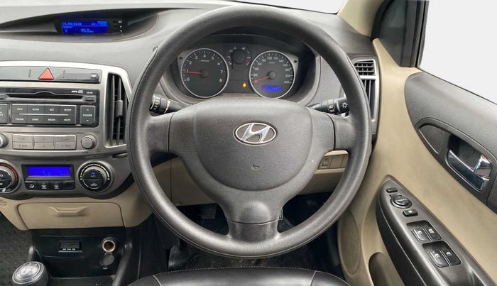 2013 Hyundai i20 MAGNA (O) 1.2, Petrol, Manual, 24,382 km, Steering Wheel Close Up