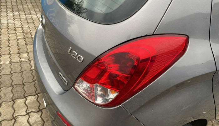 2013 Hyundai i20 MAGNA (O) 1.2, Petrol, Manual, 24,382 km, Right tail light - < 2 inches,no. = 2