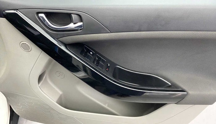 2019 Tata NEXON XZA PLUS PETROL, Petrol, Automatic, 56,440 km, Driver Side Door Panels Control
