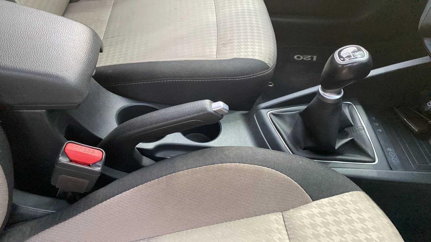 2019 Hyundai Elite i20 ASTA 1.2 (O), Petrol, Manual, 14,567 km, Gear Lever