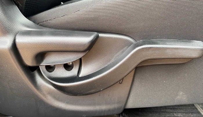 2017 Honda BR-V 1.5L I-VTEC V CVT, Petrol, Automatic, 44,093 km, Driver Side Adjustment Panel