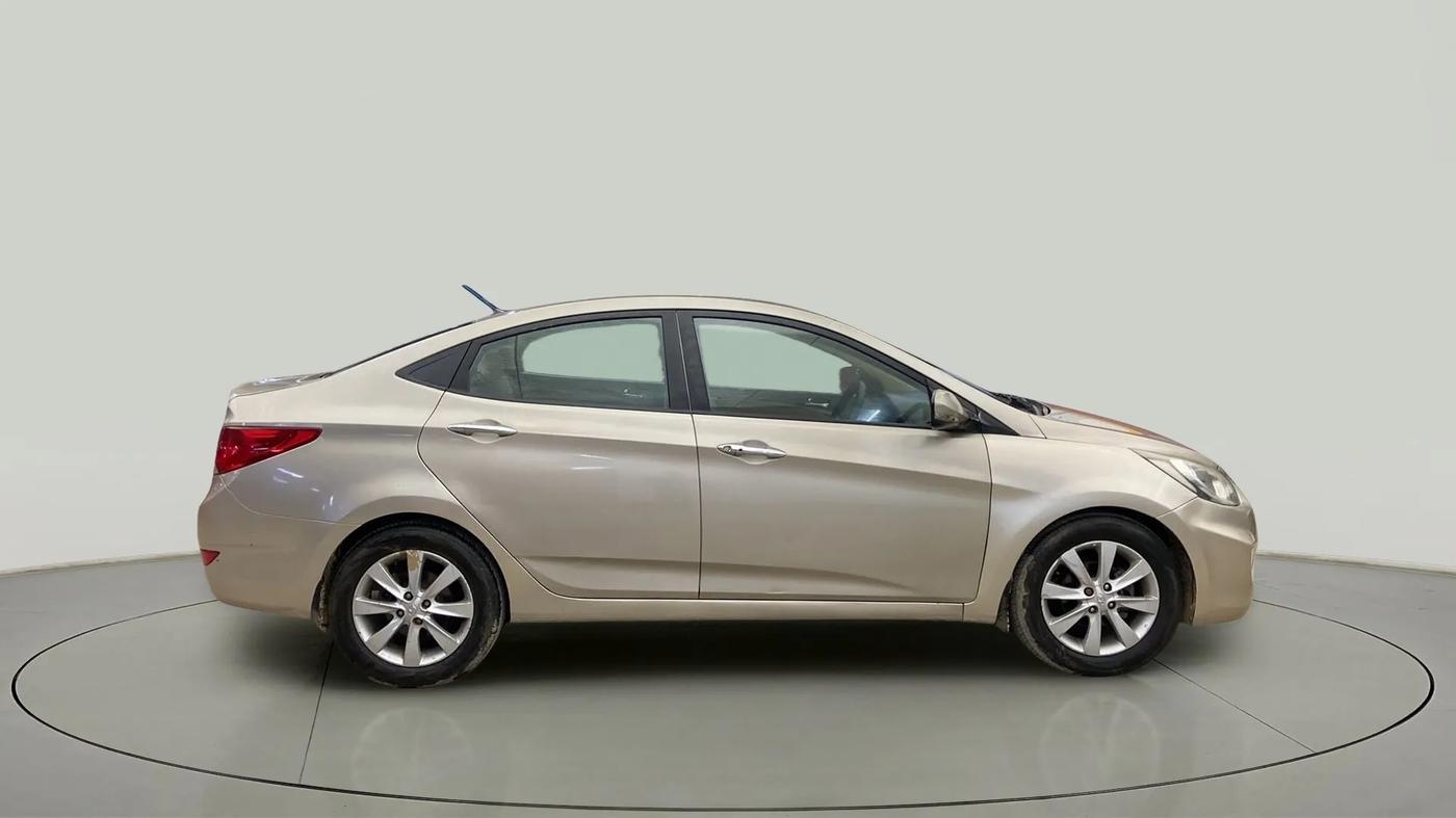 2013 Hyundai Verna FLUIDIC 1.6 VTVT SX OPT, Petrol, Manual, 77,458 km, Right Side View