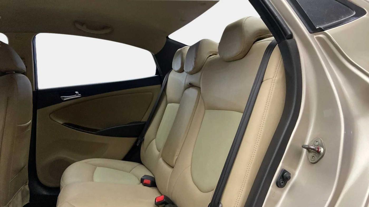 2013 Hyundai Verna FLUIDIC 1.6 VTVT SX OPT, Petrol, Manual, 77,458 km, Right Side Rear Door Cabin