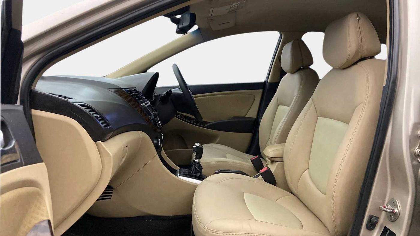 2013 Hyundai Verna FLUIDIC 1.6 VTVT SX OPT, Petrol, Manual, 77,458 km, Right Side Front Door Cabin