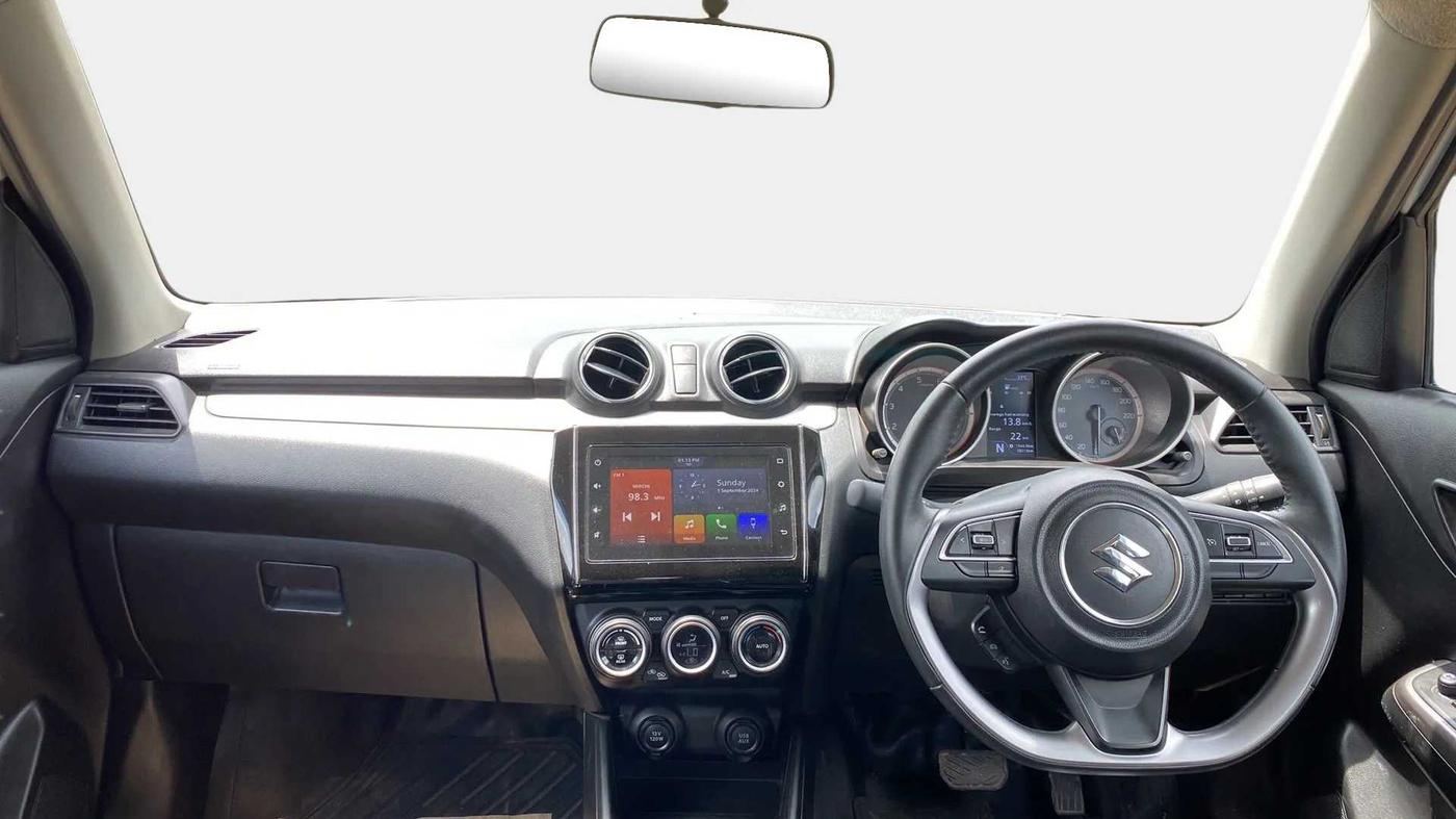 2022 Maruti Swift ZXI PLUS AMT DUAL TONE, Petrol, Automatic, 28,262 km, Dashboard
