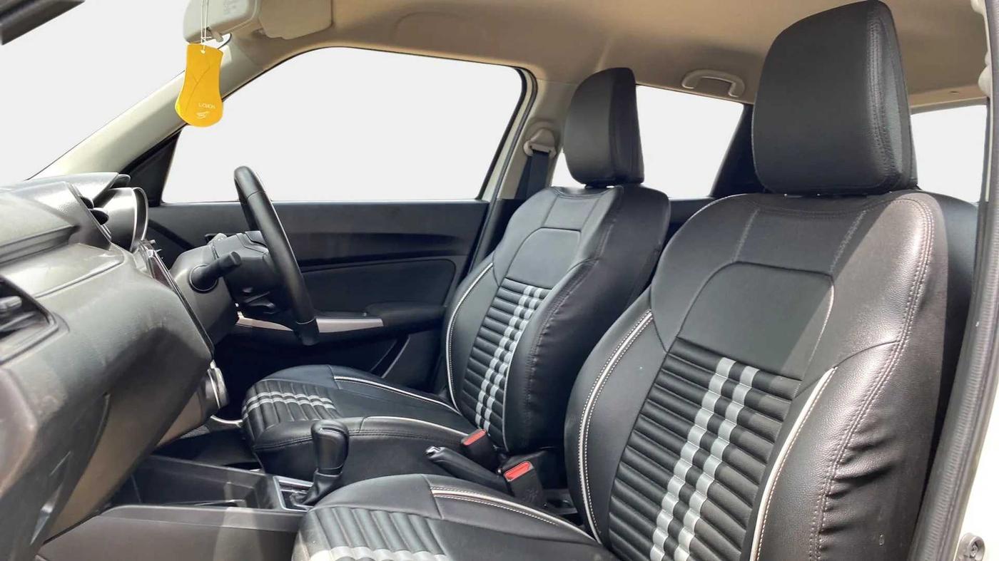 2022 Maruti Swift ZXI PLUS AMT DUAL TONE, Petrol, Automatic, 28,262 km, Right Side Front Door Cabin