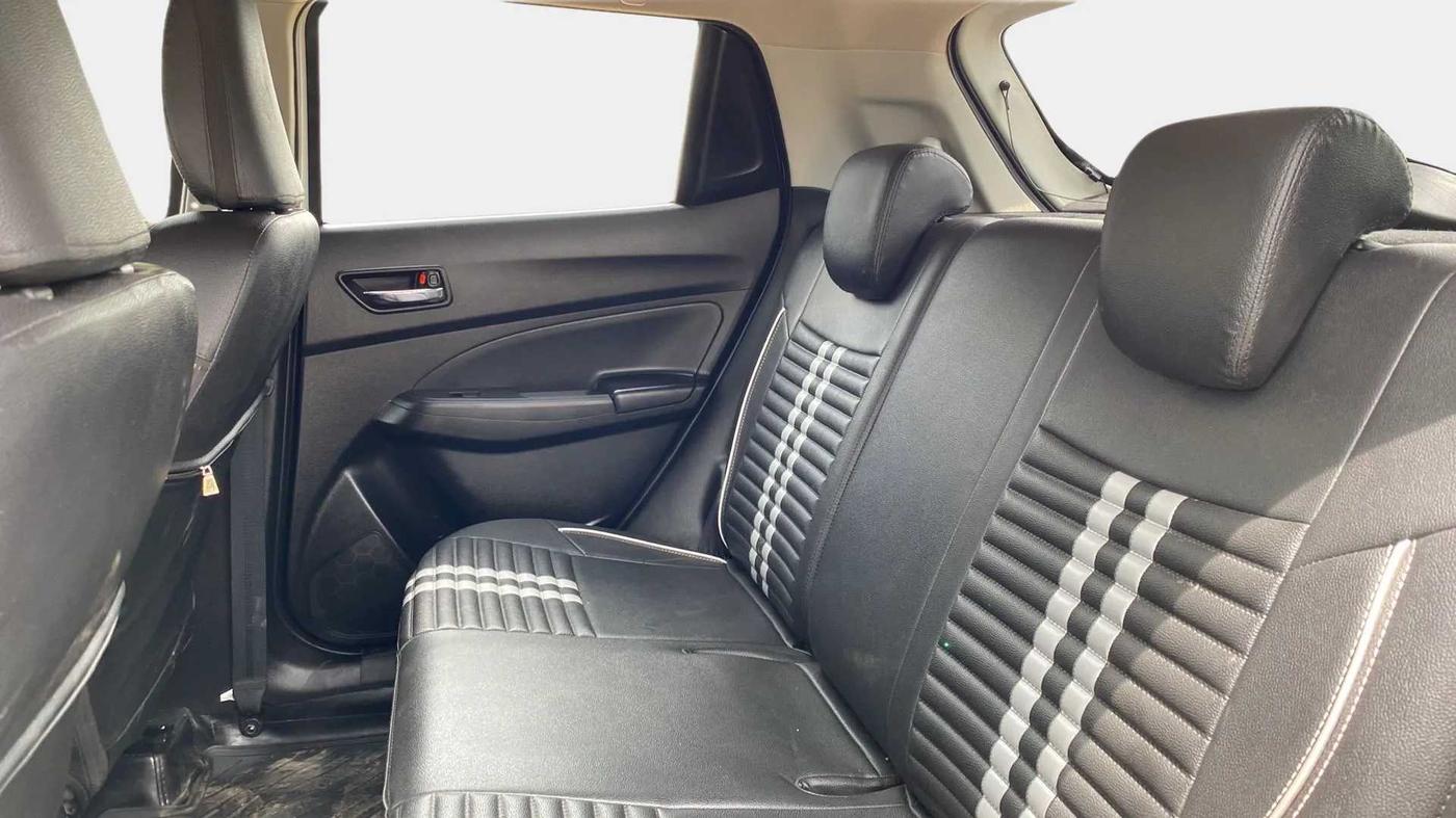 2022 Maruti Swift ZXI PLUS AMT DUAL TONE, Petrol, Automatic, 28,262 km, Right Side Rear Door Cabin
