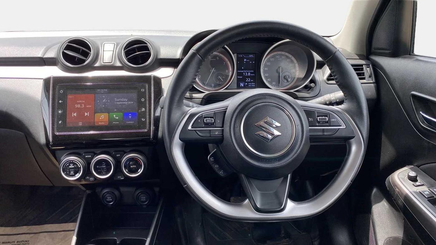 2022 Maruti Swift ZXI PLUS AMT DUAL TONE, Petrol, Automatic, 28,262 km, Steering Wheel Close Up