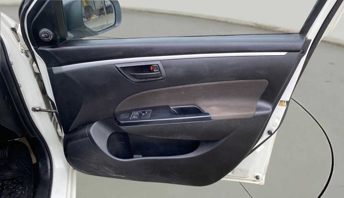 2015 Maruti Swift LXI, Petrol, Manual, 39,039 km, Driver Side Door Panels Control