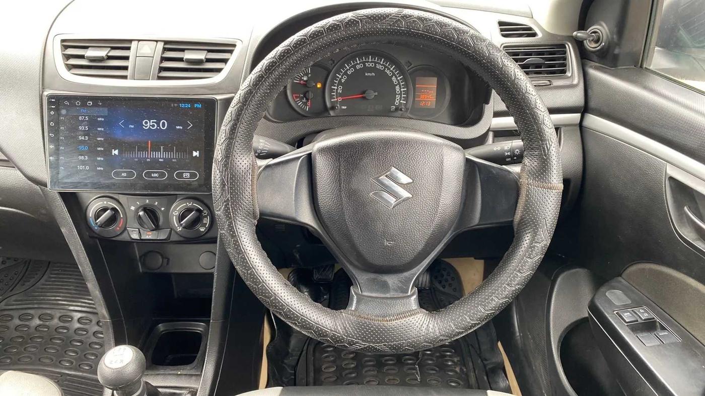 2015 Maruti Swift LXI, Petrol, Manual, 39,039 km, Steering Wheel Close Up