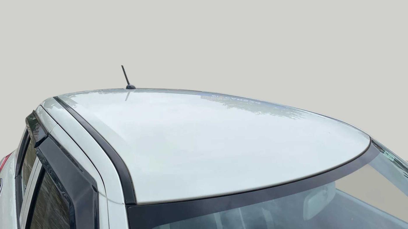 2015 Maruti Swift LXI, Petrol, Manual, 39,039 km, Roof