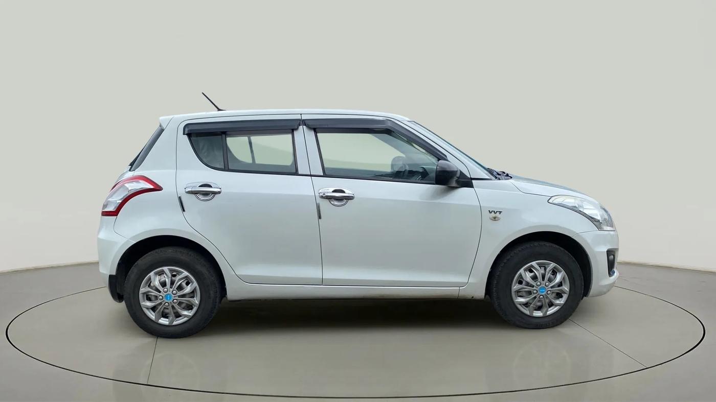 2015 Maruti Swift LXI, Petrol, Manual, 39,039 km, Right Side