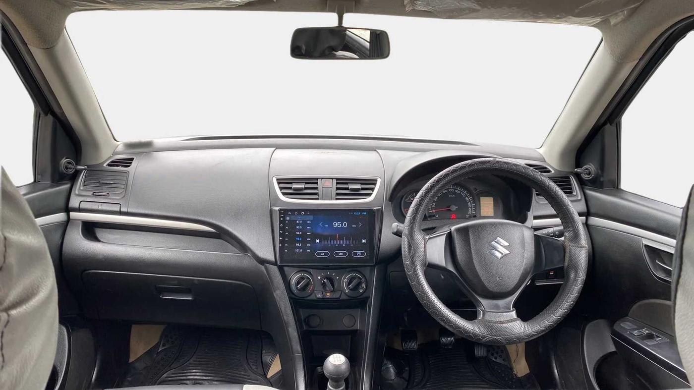 2015 Maruti Swift LXI, Petrol, Manual, 39,039 km, Dashboard