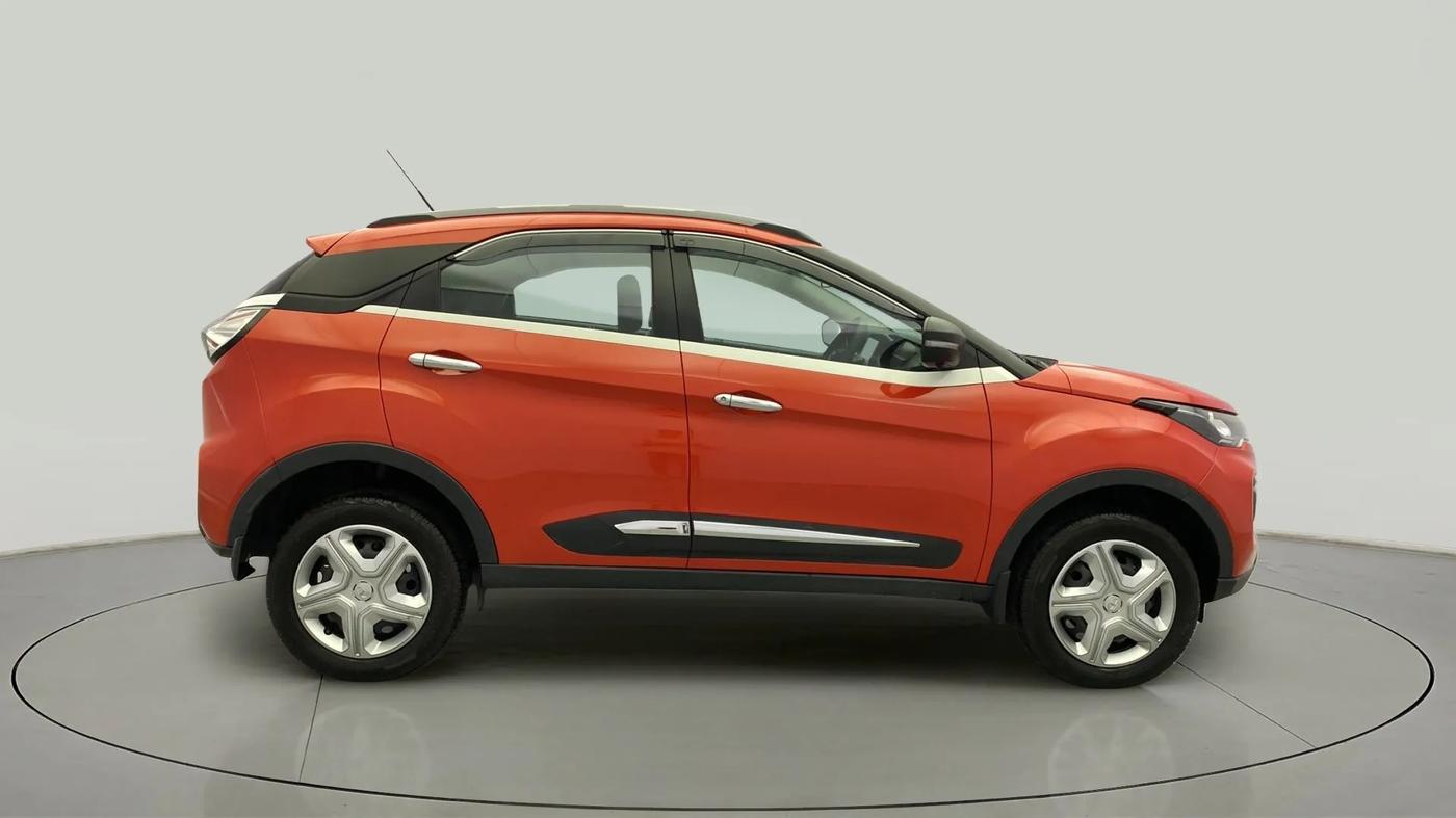 2023 Tata NEXON XMA SUNROOF PETROL, Petrol, Automatic, 7,413 km, Right Side View