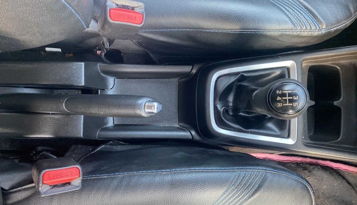2019 Maruti Swift VXI, Petrol, Manual, 68,349 km, Gear Lever