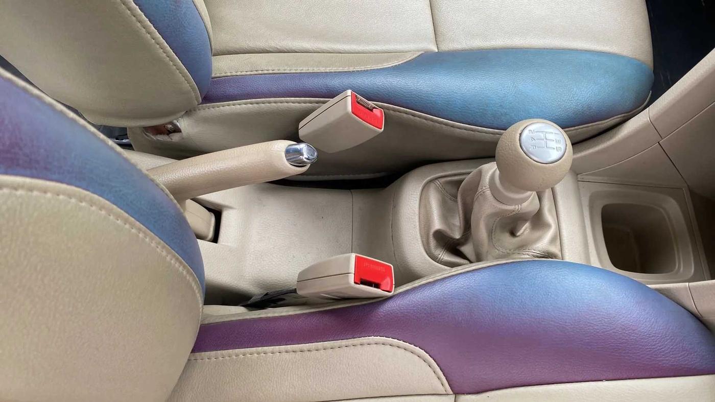 2013 Maruti Swift Dzire VXI, Petrol, Manual, 24,232 km, Gear Lever