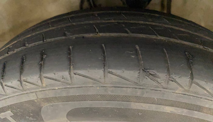2020 Maruti Alto VXI, Petrol, Manual, 36,268 km, Left Front Tyre Tread