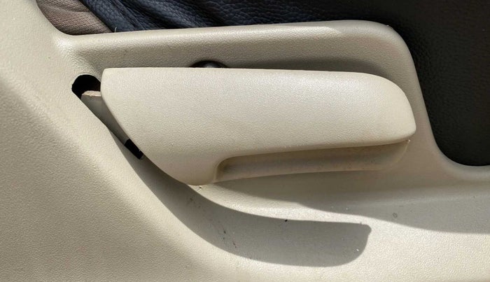 2016 Maruti Swift Dzire VXI, Petrol, Manual, 48,703 km, Driver Side Adjustment Panel