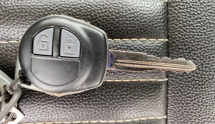 2016 Maruti Swift Dzire VXI, Petrol, Manual, 48,703 km, Key Close Up