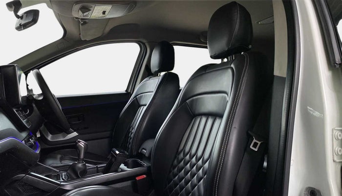 2022 Tata Harrier XM 2.0L KRYOTEC, Diesel, Manual, 44,783 km, Right Side Front Door Cabin