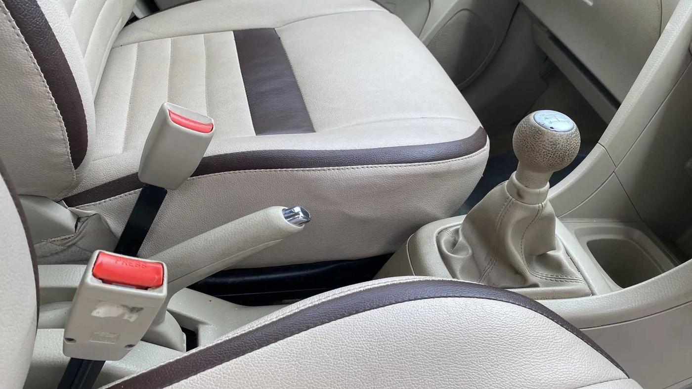 2016 Maruti Ertiga VDI SHVS, Diesel, Manual, 30,039 km, Gear Lever