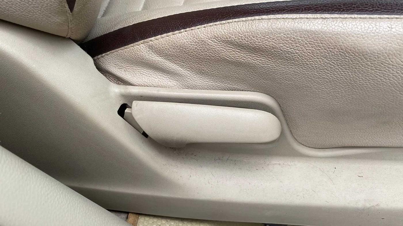 2016 Maruti Ertiga VDI SHVS, Diesel, Manual, 30,039 km, Driver Side Adjustment Panel