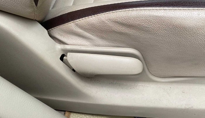 2016 Maruti Ertiga VDI SHVS, Diesel, Manual, 30,039 km, Driver Side Adjustment Panel
