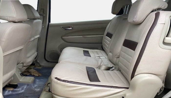 2016 Maruti Ertiga VDI SHVS, Diesel, Manual, 30,039 km, Right Side Rear Door Cabin