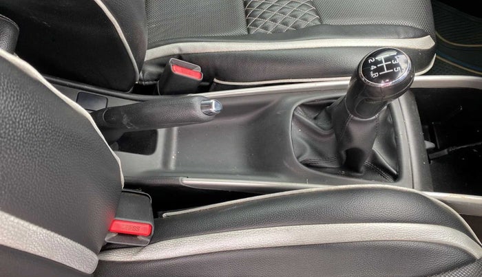 2017 Maruti Baleno ZETA PETROL 1.2, Petrol, Manual, 1,00,693 km, Gear Lever