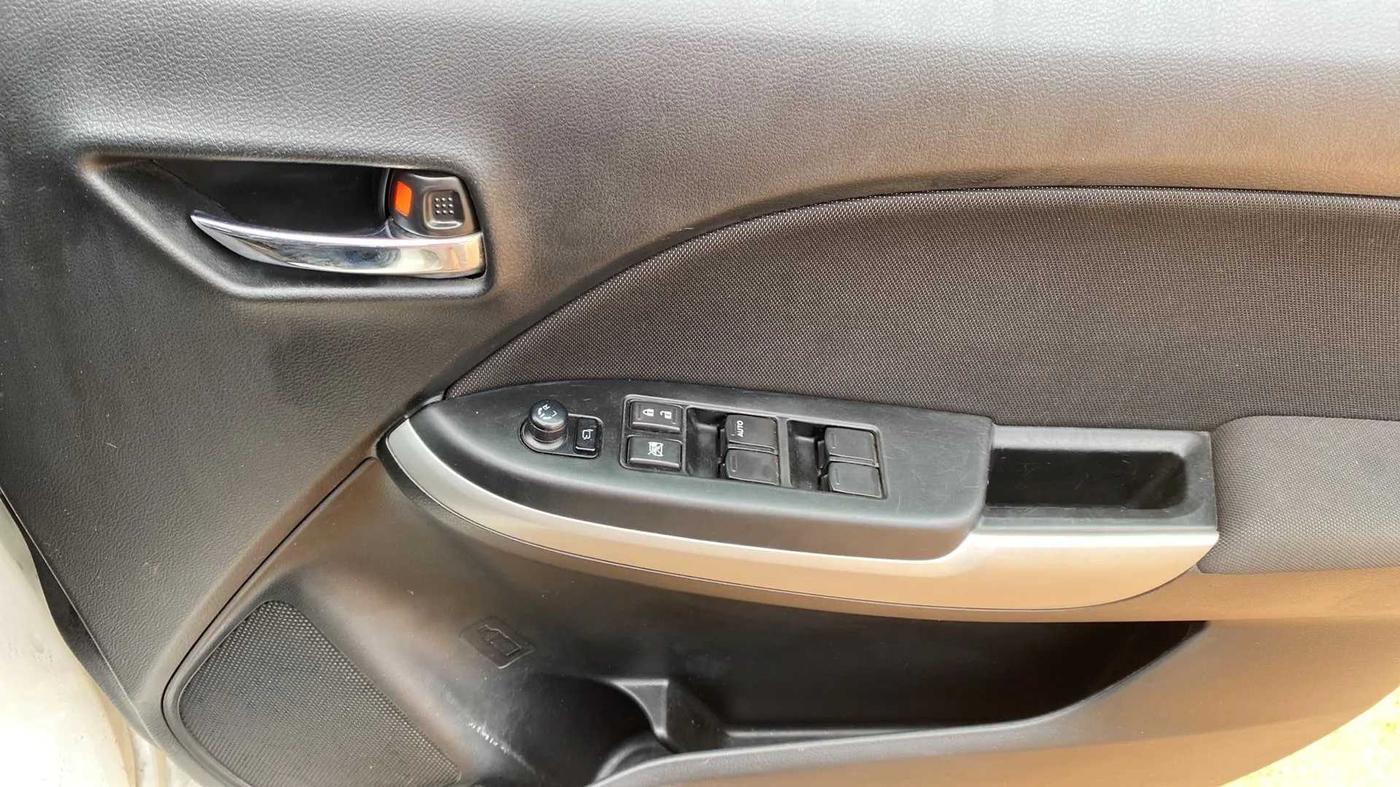 2017 Maruti Baleno ZETA PETROL 1.2, Petrol, Manual, 1,00,693 km, Driver Side Door Panels Control