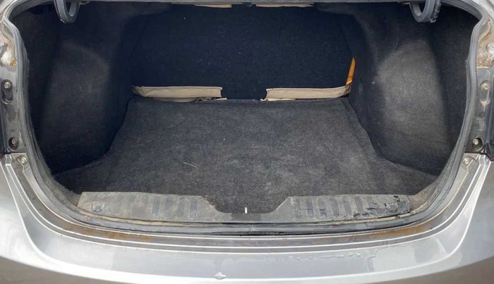 2015 Maruti Ciaz ZDI, Diesel, Manual, 69,216 km, Boot Inside