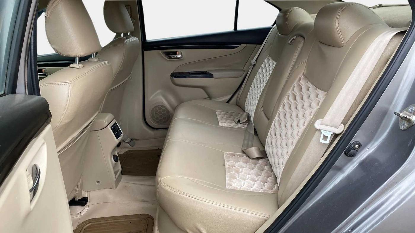 2015 Maruti Ciaz ZDI, Diesel, Manual, 69,216 km, Right Side Rear Door Cabin