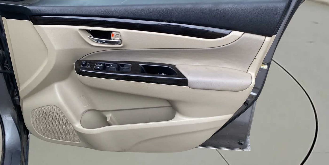 2015 Maruti Ciaz ZDI, Diesel, Manual, 69,216 km, Driver Side Door Panels Control