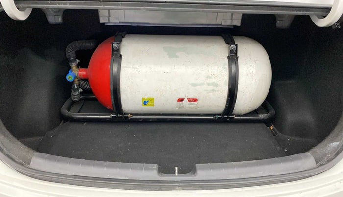 2020 Hyundai AURA S 1.2 CNG, CNG, Manual, 70,759 km, Boot Inside