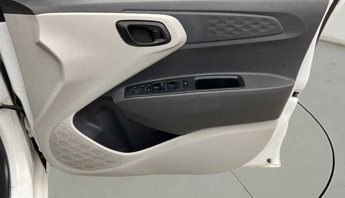 2020 Hyundai AURA S 1.2 CNG, CNG, Manual, 70,759 km, Driver Side Door Panels Control