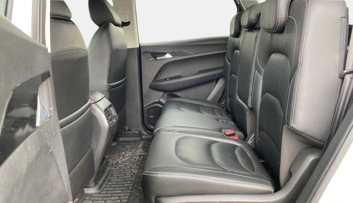 2020 MG HECTOR SHARP 1.5 DCT PETROL, Petrol, Automatic, 59,811 km, Right Side Rear Door Cabin