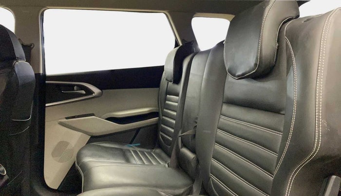 2022 KIA CARENS PRESTIGE PLUS 1.5 DIESEL 7 STR, Diesel, Manual, 10,150 km, Right Side Rear Door Cabin