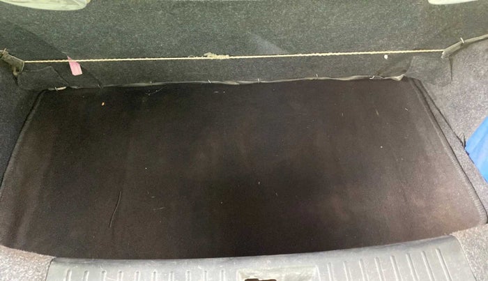 2017 Mahindra Kuv100 K4 6 STR, Petrol, Manual, 38,125 km, Boot Inside